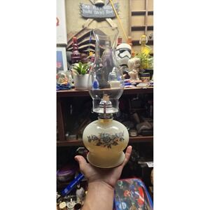 Victoria Rose " Oil Lamp